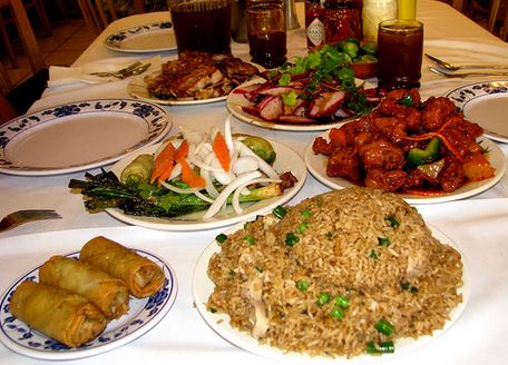 Comida china de Mexicali: arroz frito, rollitos y diversos platillos para compartir